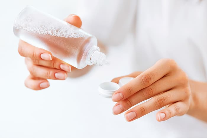 Kā izvēlēties pareizo kontaktlēcu kopšanas šķīdumu, aksesuārus un ievērot higiēnas principus